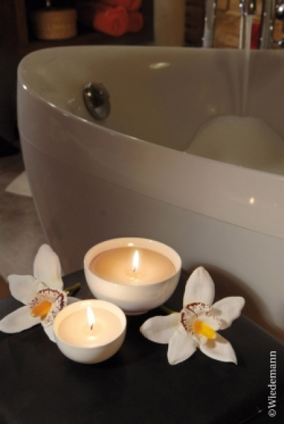 Geschenkset im 4er Pack - Duftkerzen - "Creaming Lily" Spa-Line